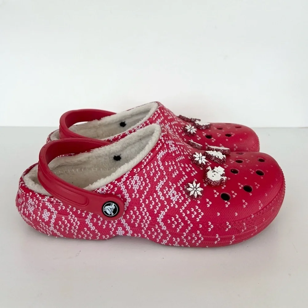 Crocs Classic Lined Red Christmas Holiday Charm Clogs w/ Jibbitz, M9/W11